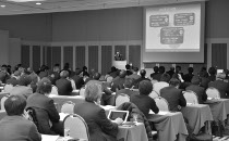 会場には140名の学校・塾関係者が集まった