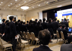 東京国際学園高等部_粛かつ盛大に行われた卒業証書授与式
